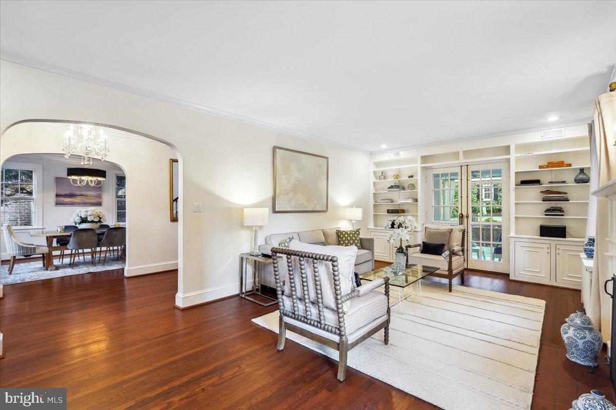 CHEVY CHASE - Residential