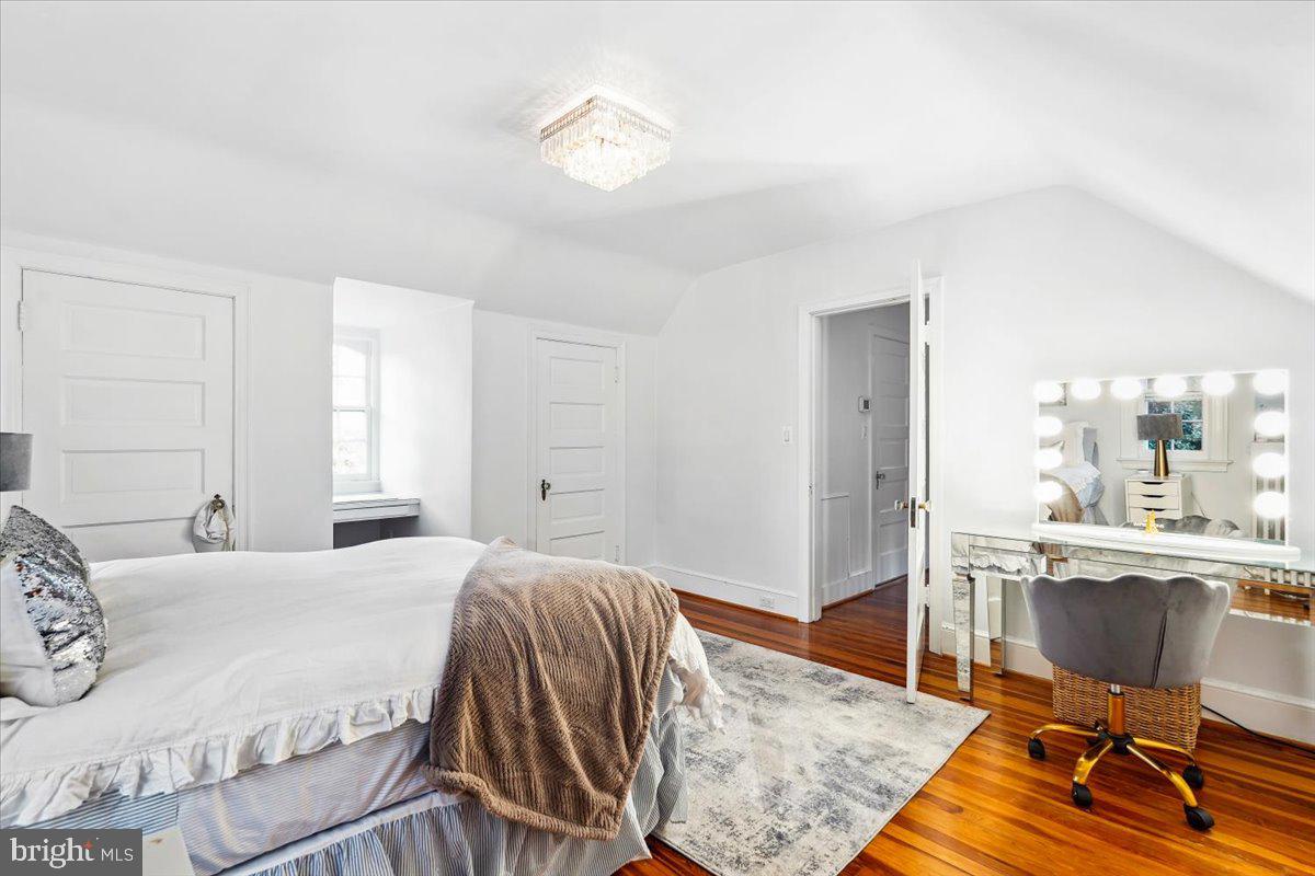 CHEVY CHASE - Residential