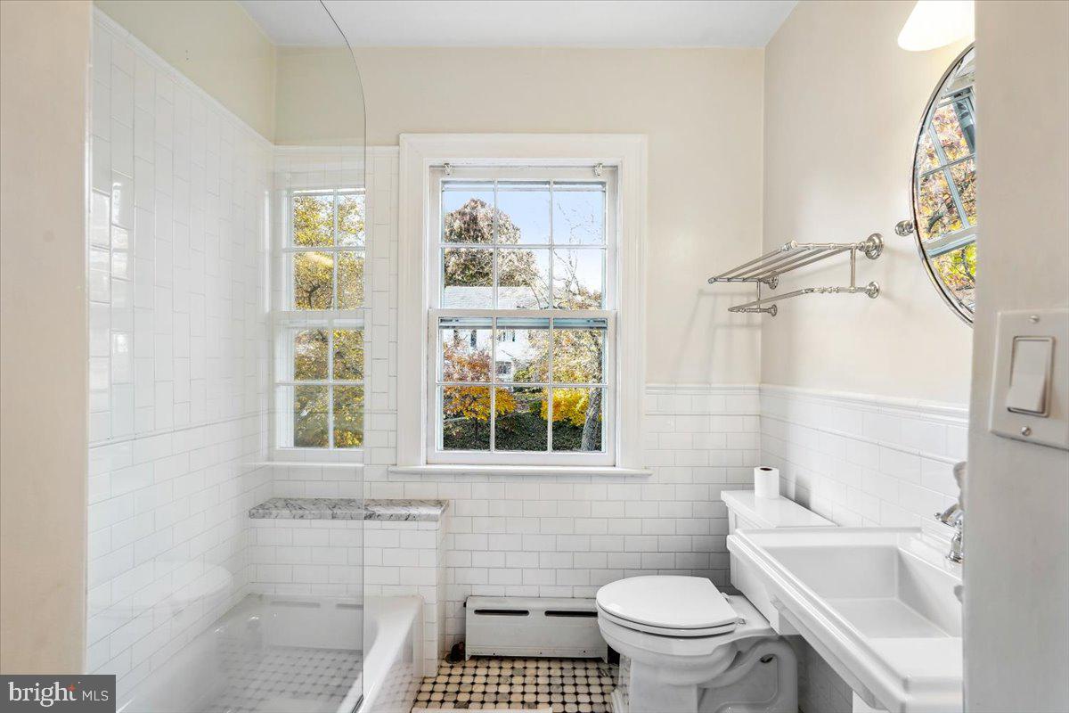 CHEVY CHASE - Residential