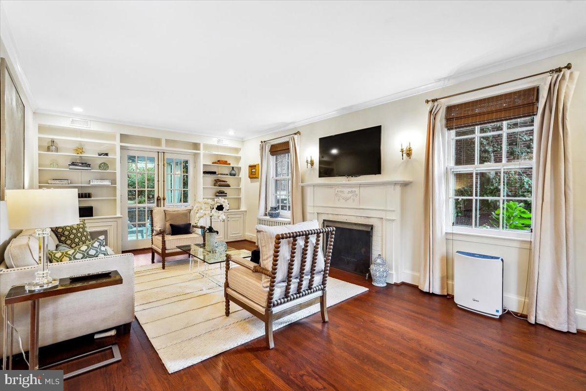 CHEVY CHASE - Residential