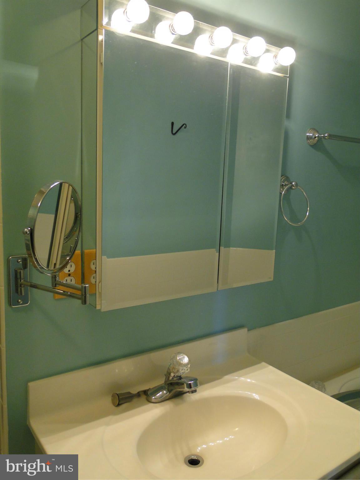 BAYVIEW HILLS - Residential Lease