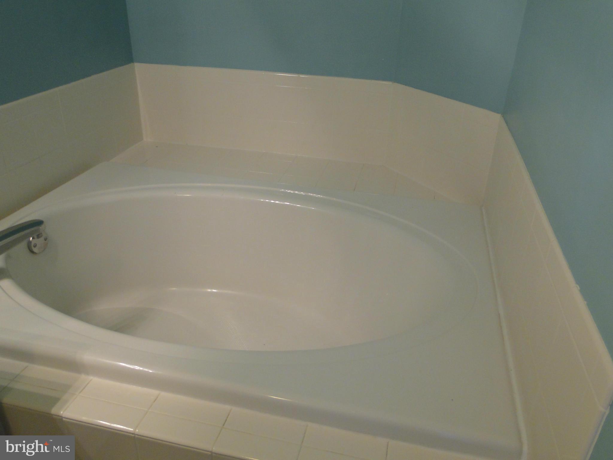 BAYVIEW HILLS - Residential Lease