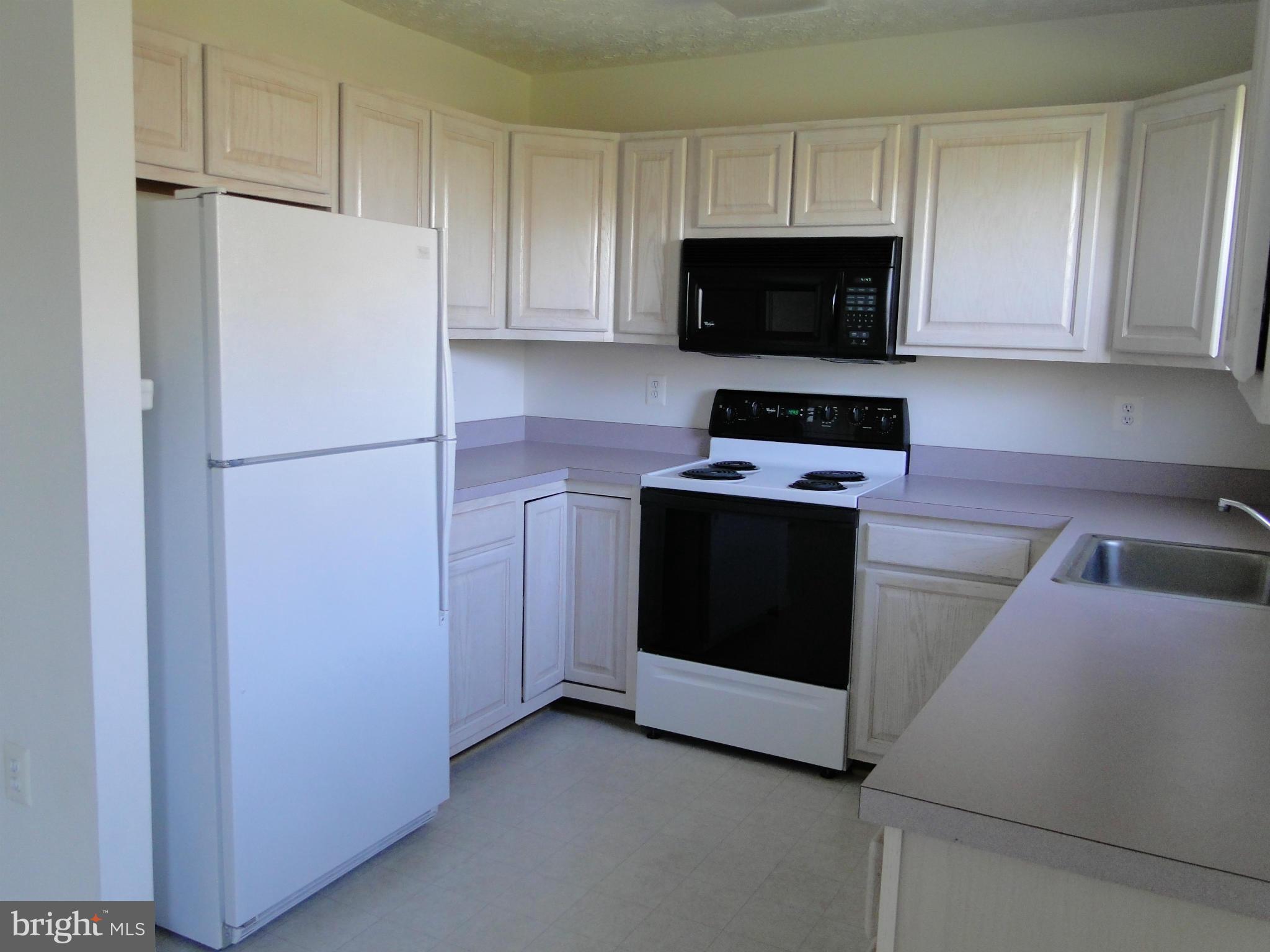 BAYVIEW HILLS - Residential Lease