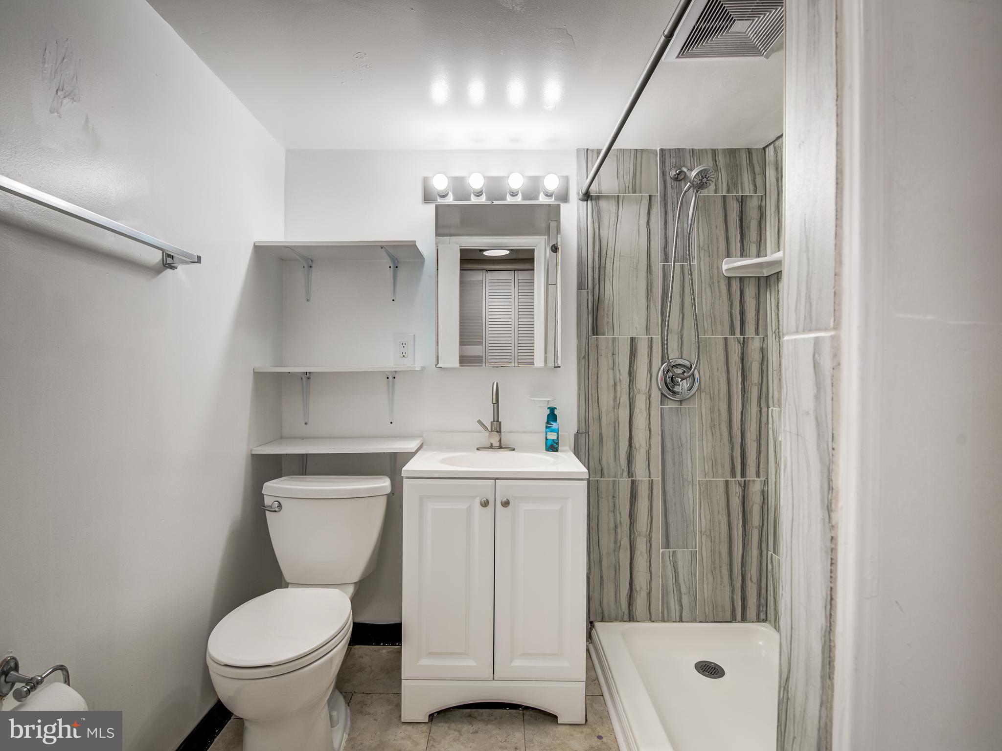 PINEWOOD GREENS - Residential Lease