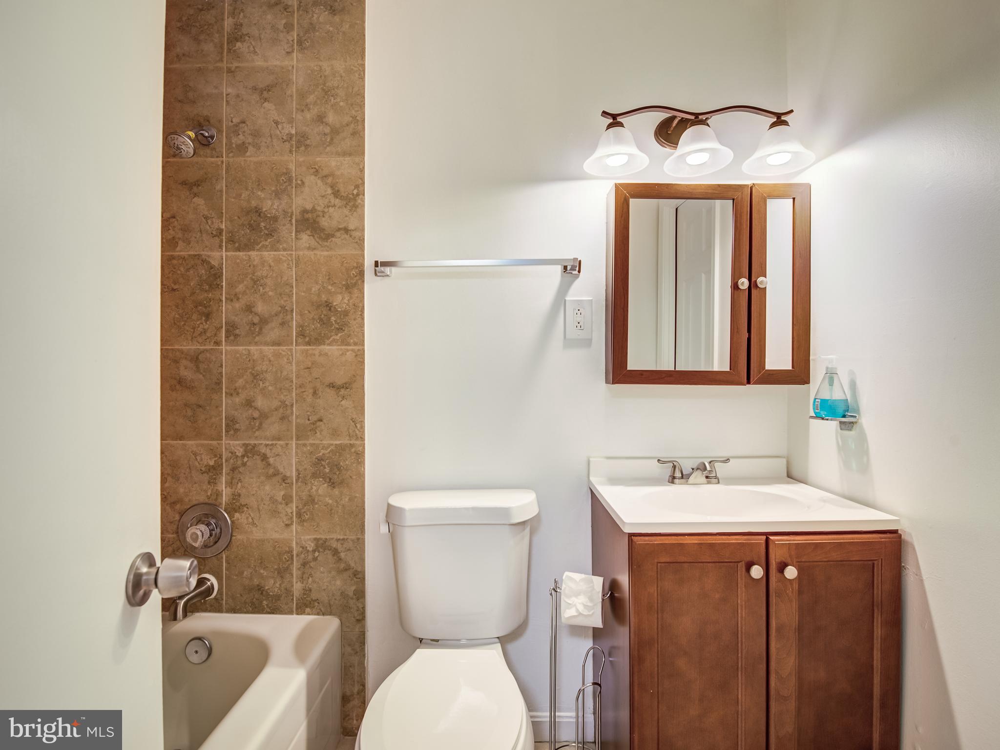 PINEWOOD GREENS - Residential Lease