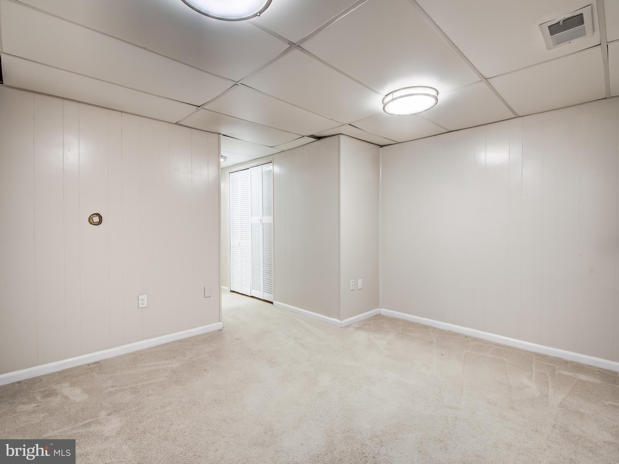 PINEWOOD GREENS - Residential Lease