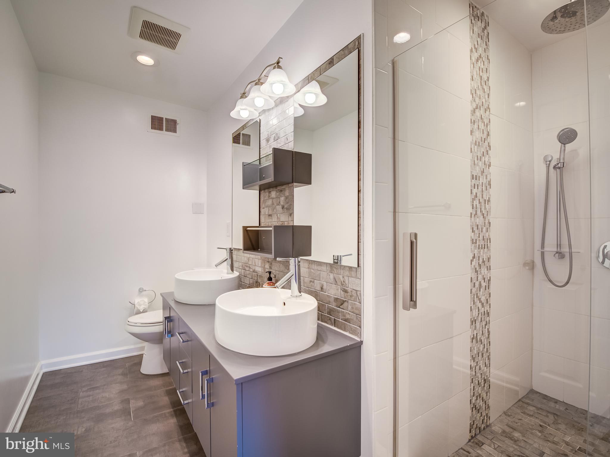 PINEWOOD GREENS - Residential Lease