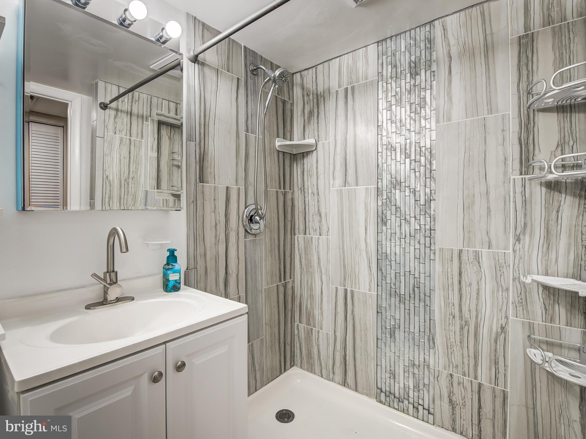 PINEWOOD GREENS - Residential Lease