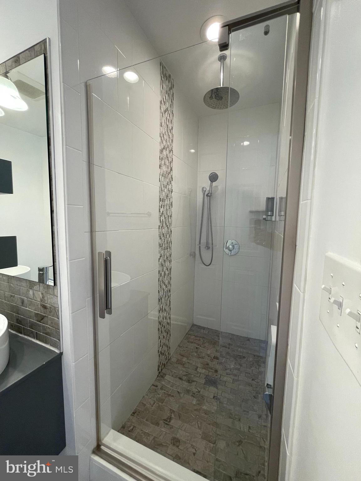 PINEWOOD GREENS - Residential Lease