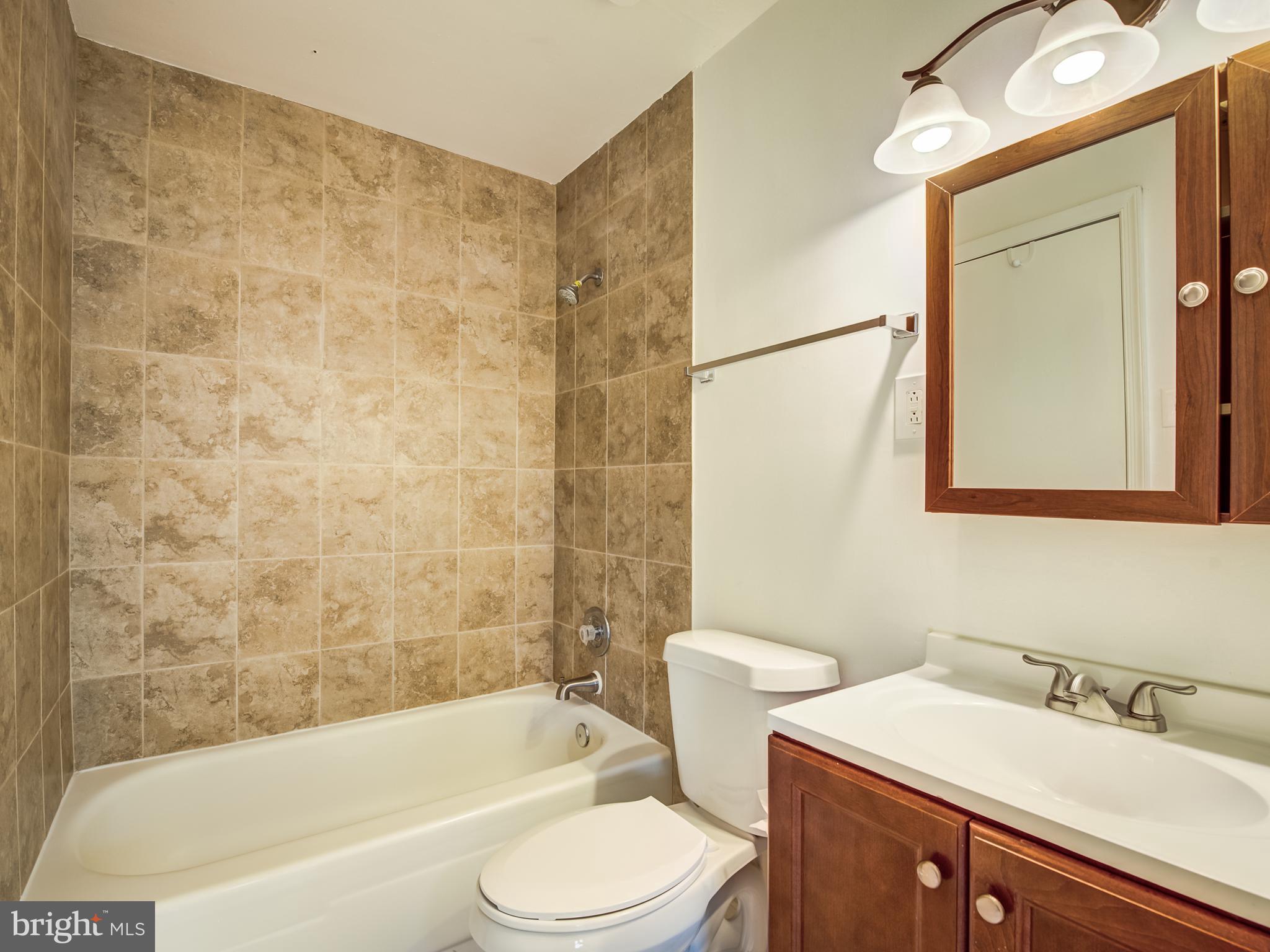 PINEWOOD GREENS - Residential Lease