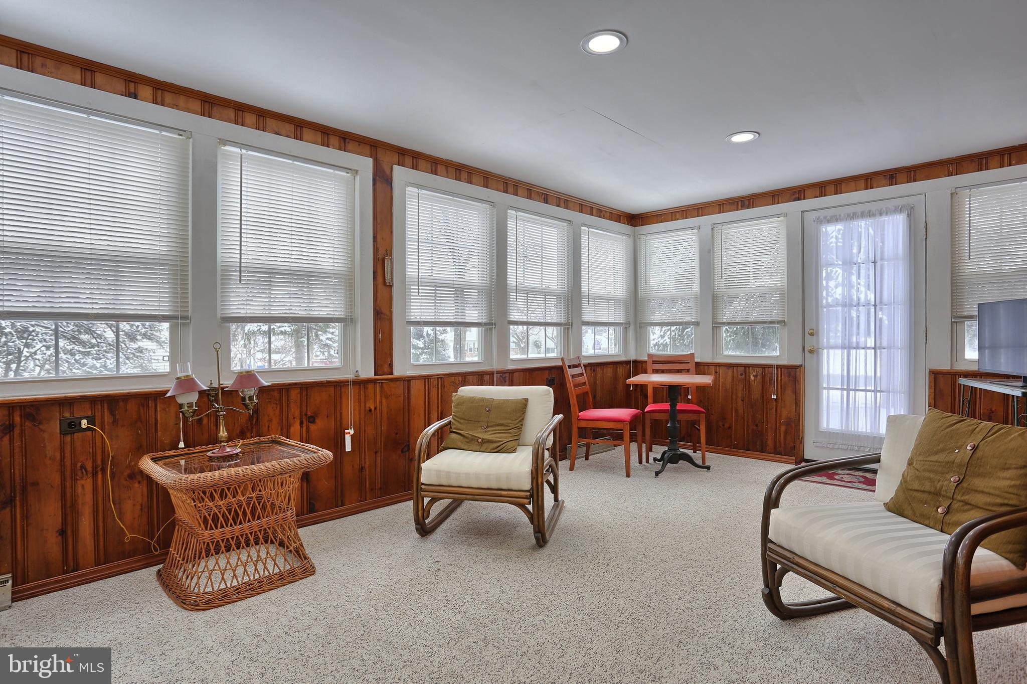 LAWNTON - Residential