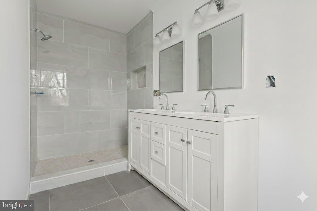 LINWOOD - Residential