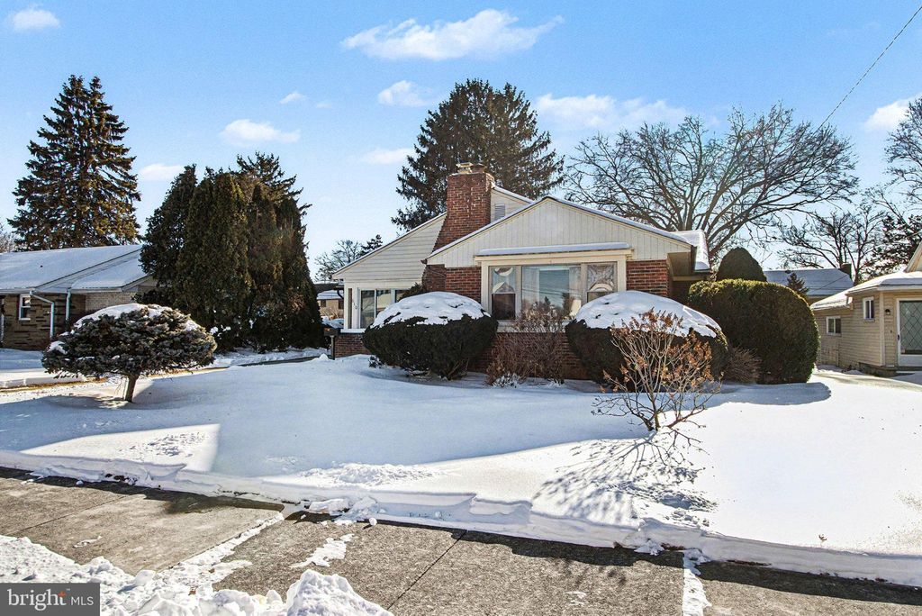 Photo of 610 Walton Street, LEMOYNE, PA 17043 (MLS # PACB2050330)