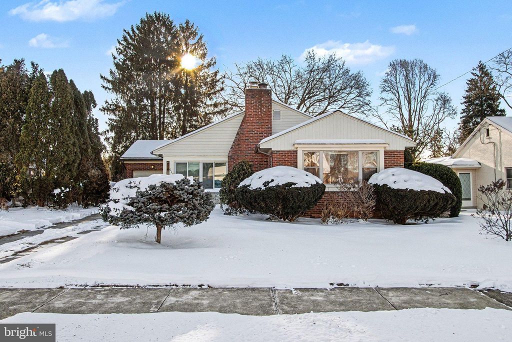 Photo of 610 Walton Street, LEMOYNE, PA 17043 (MLS # PACB2050330)