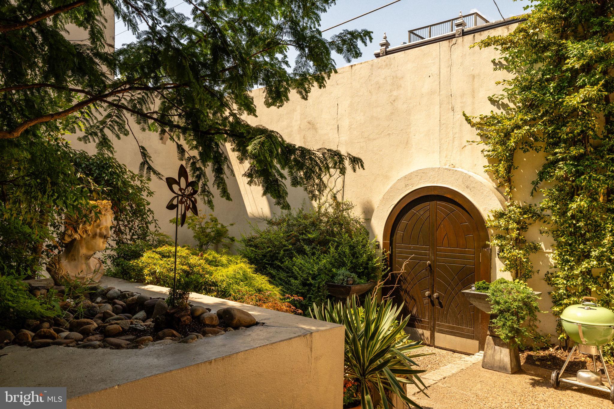 ART MUSEUM AREA - Residential