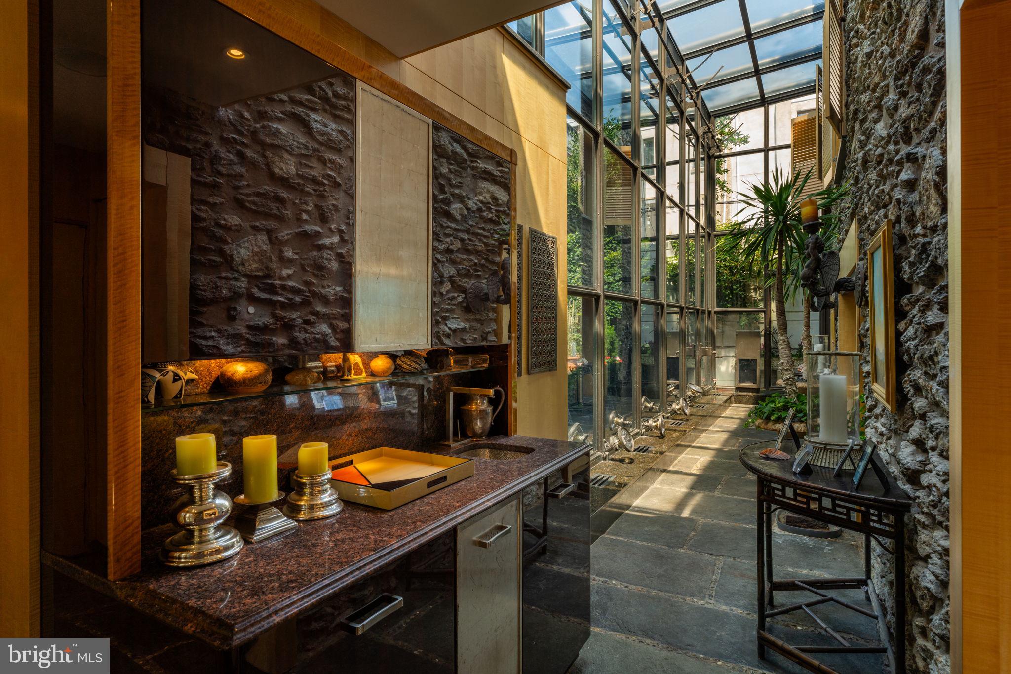 ART MUSEUM AREA - Residential