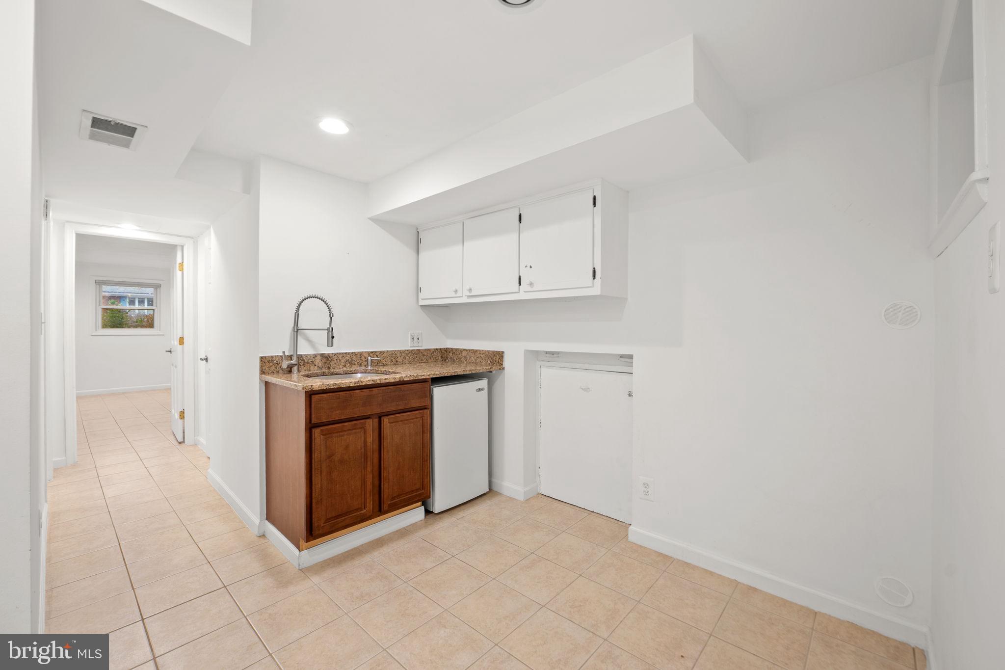 HUNGERFORD - Residential Lease