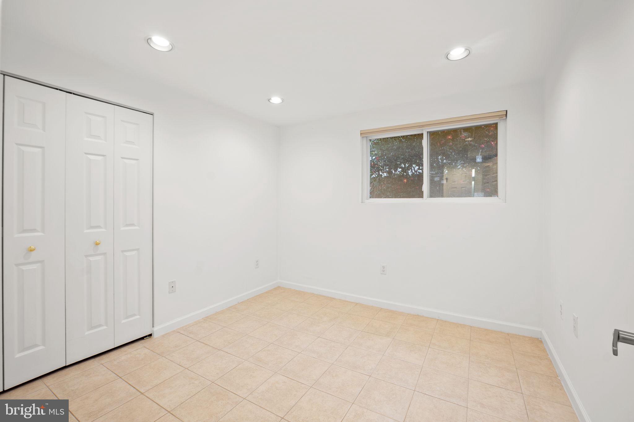 HUNGERFORD - Residential Lease