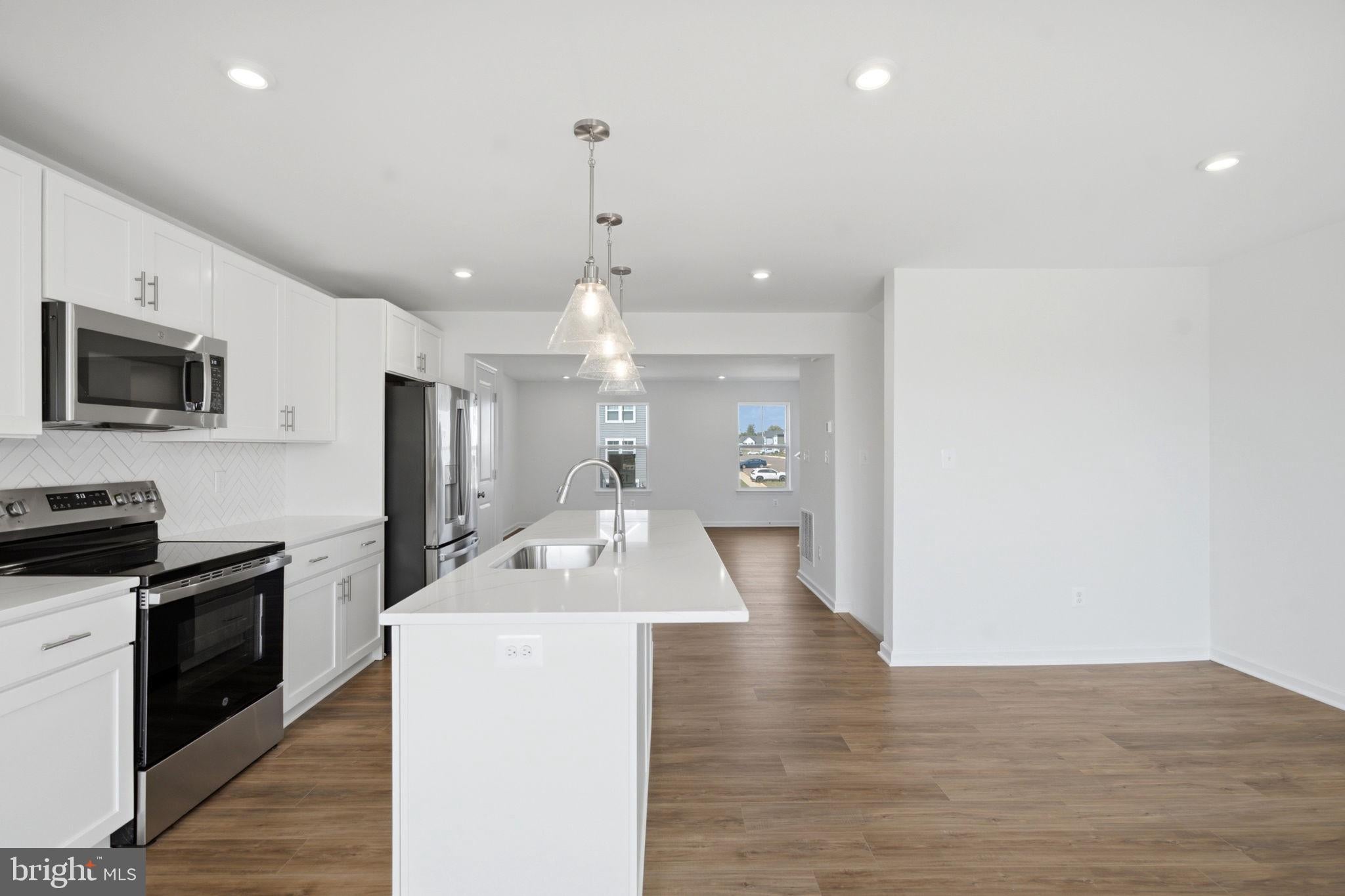 111 BOLINGBROKE WAY