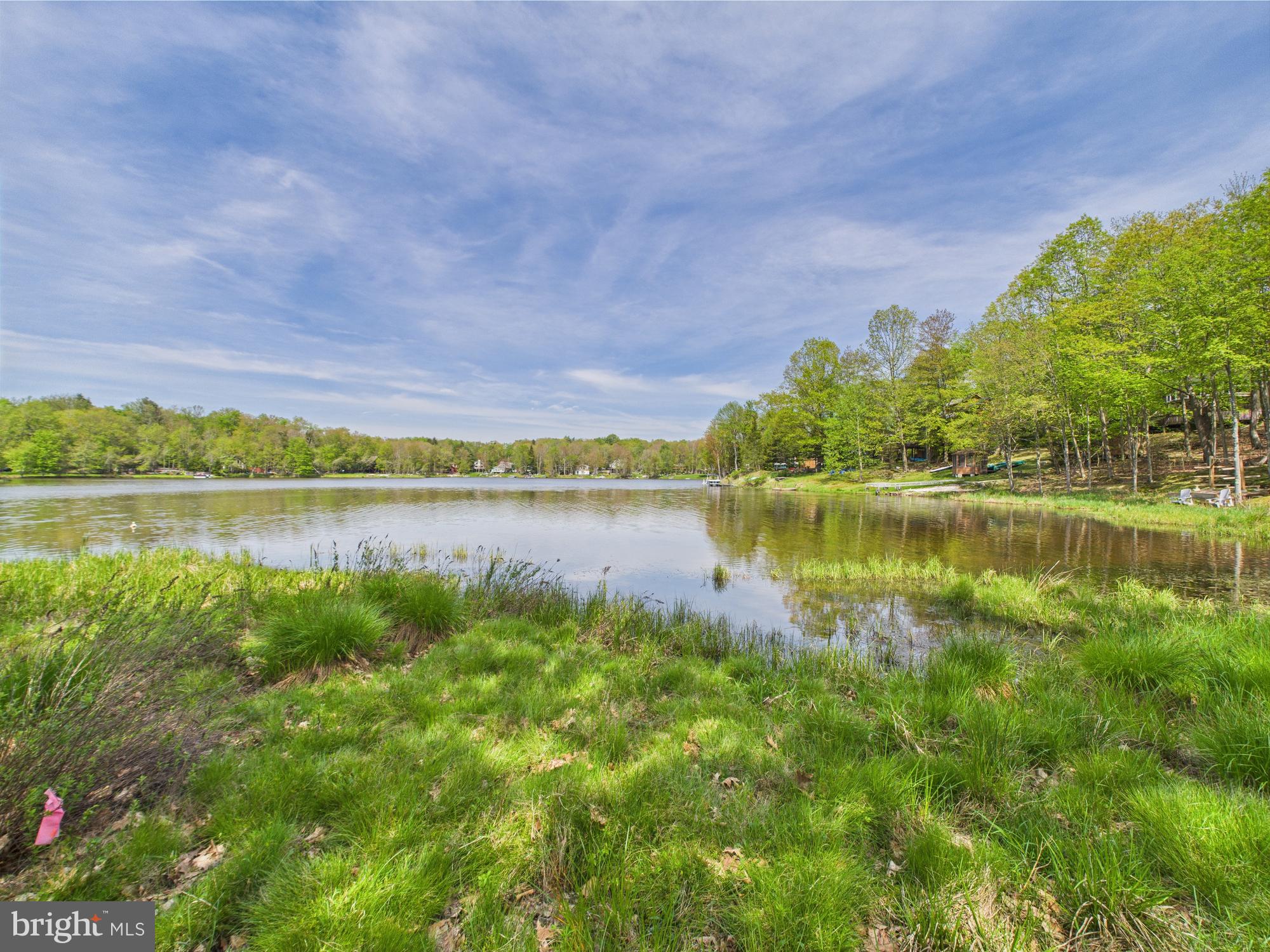 ARROWHEAD LAKE - Residential