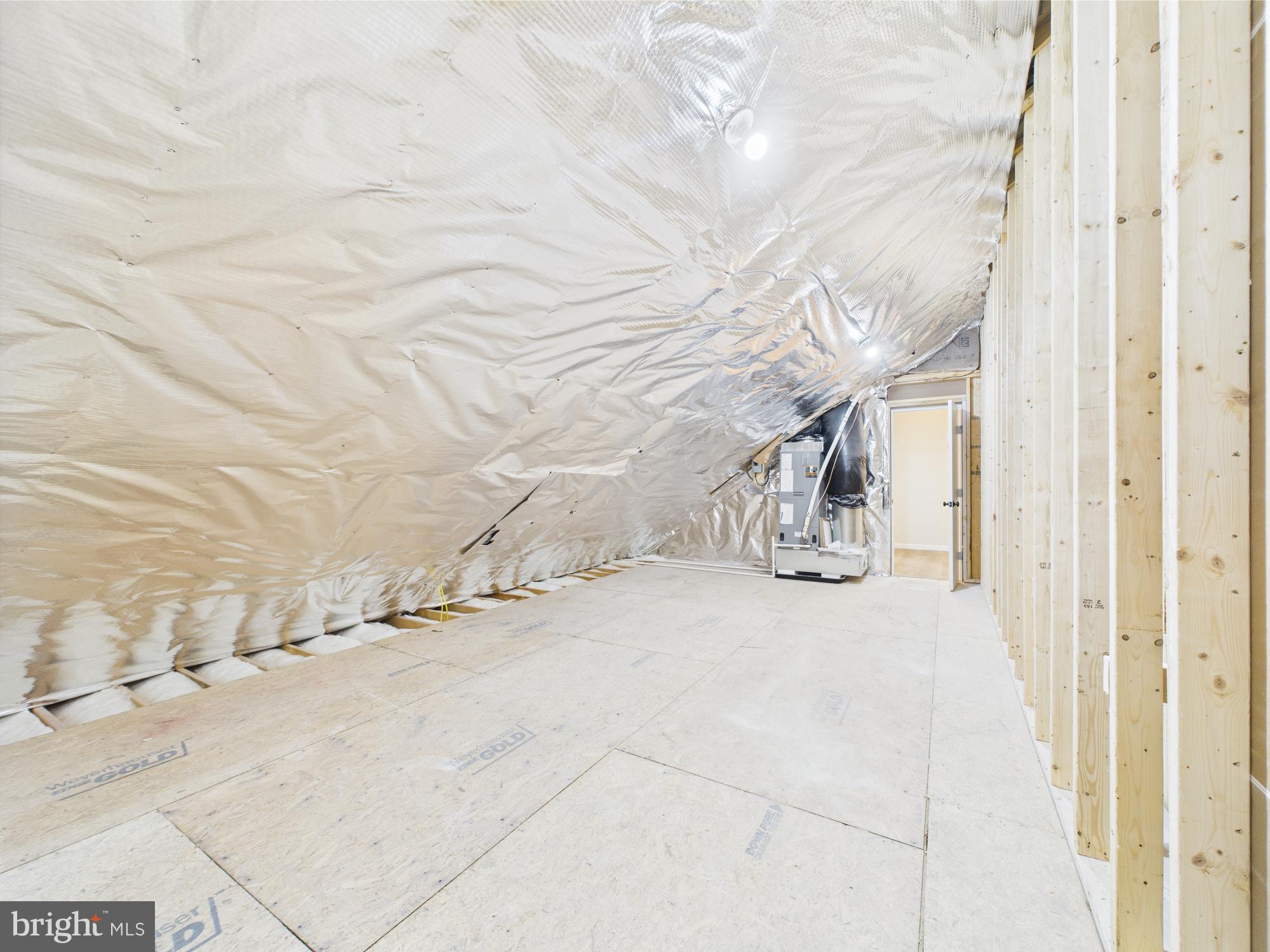 ARROWHEAD LAKE - Residential