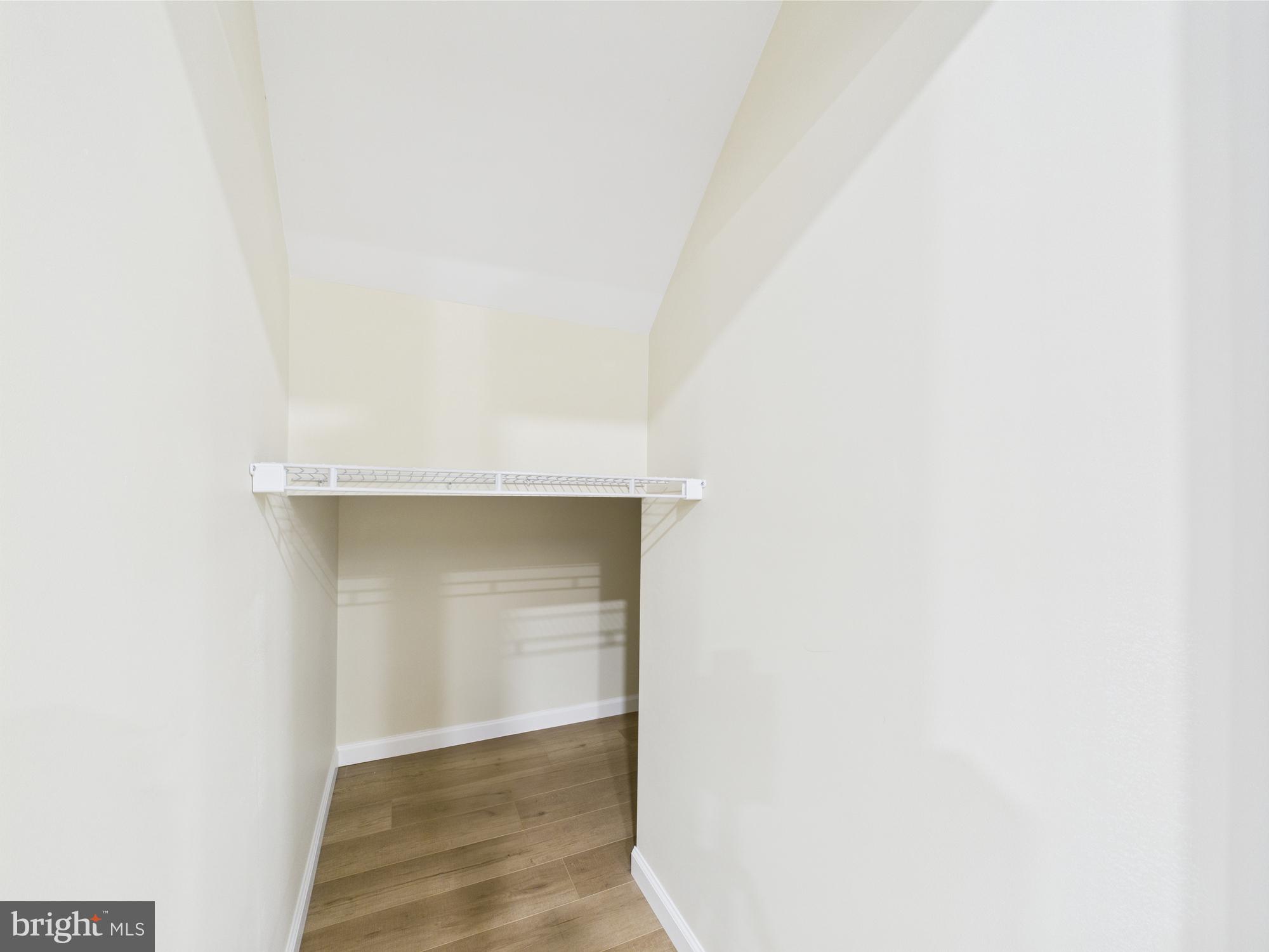 ARROWHEAD LAKE - Residential