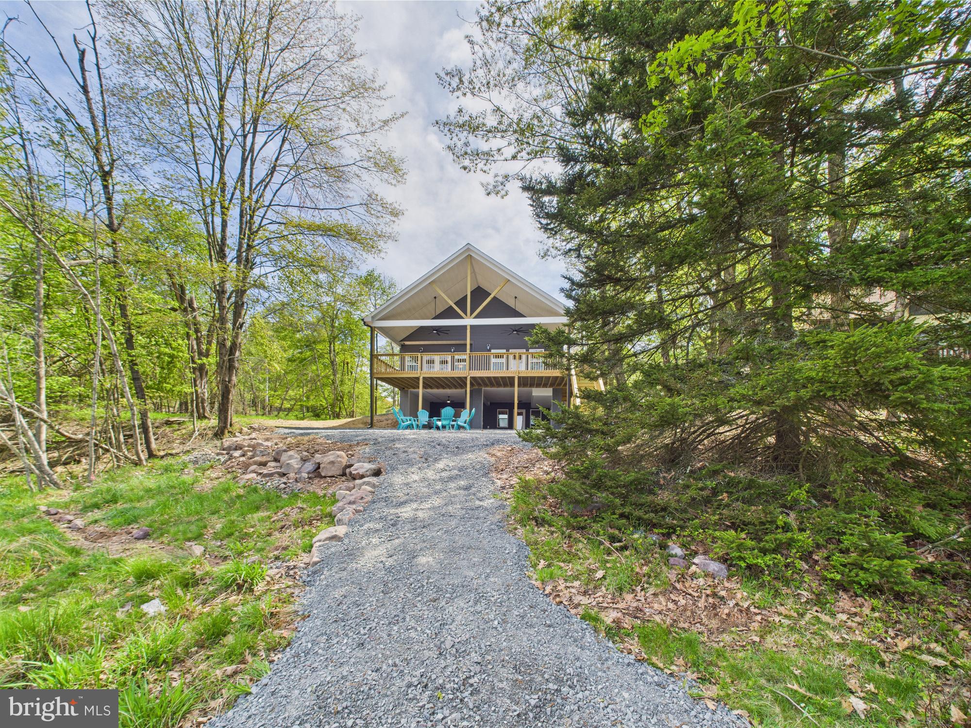 ARROWHEAD LAKE - Residential