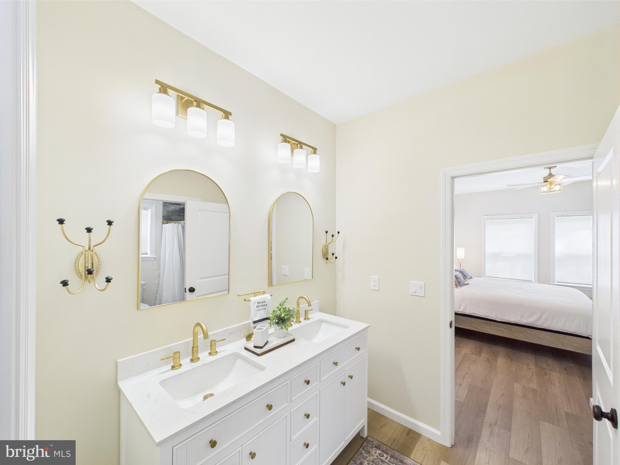 ARROWHEAD LAKE - Residential