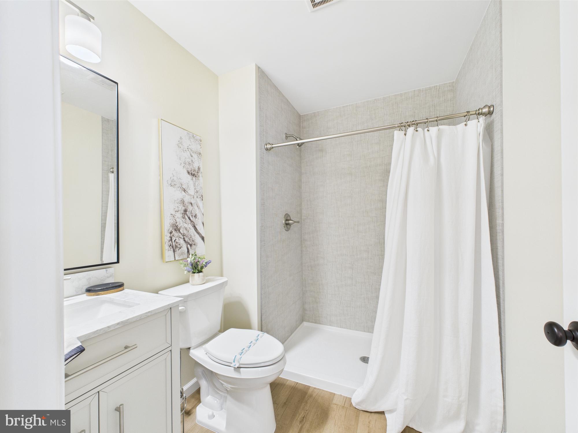 ARROWHEAD LAKE - Residential