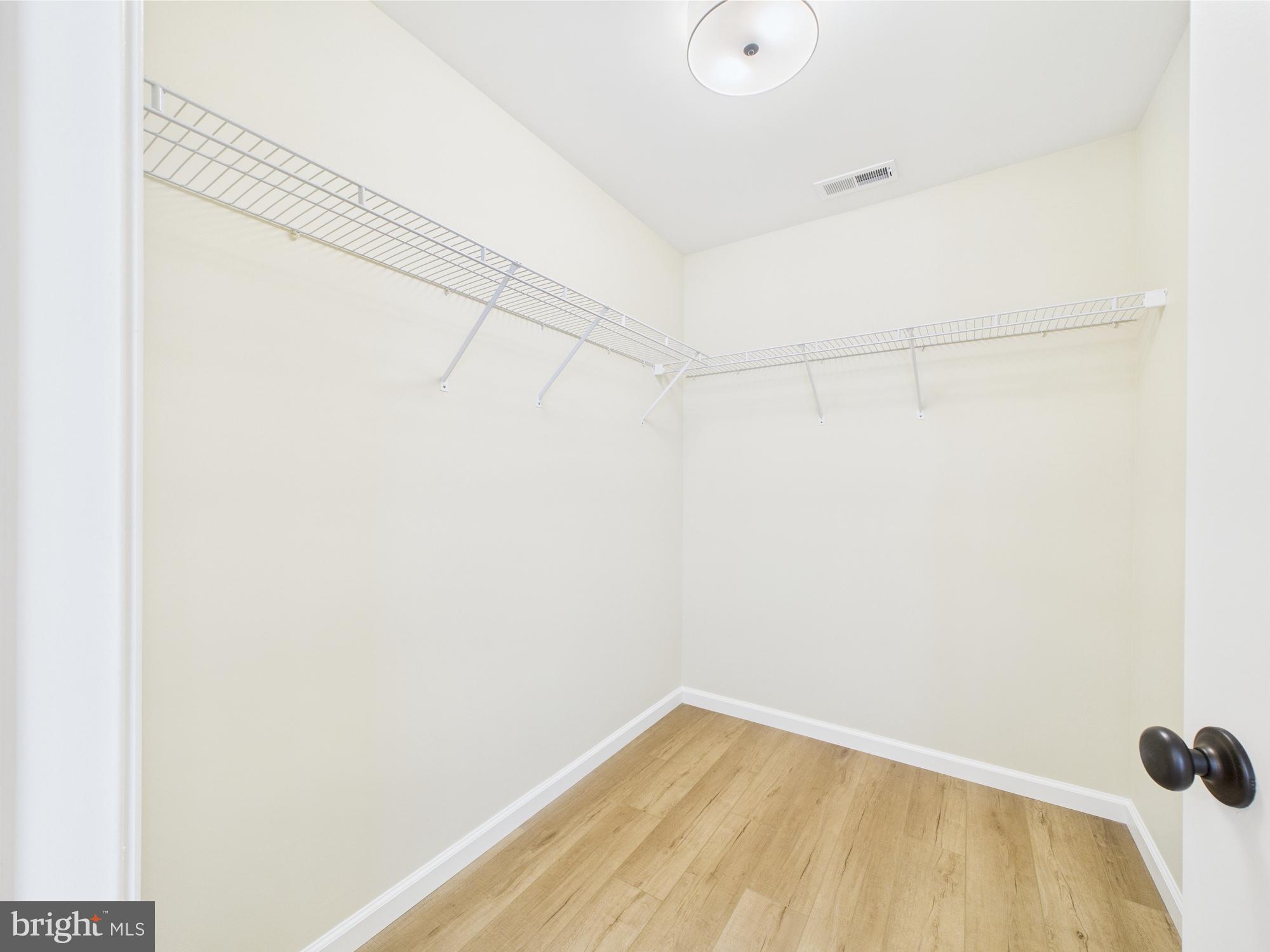 ARROWHEAD LAKE - Residential