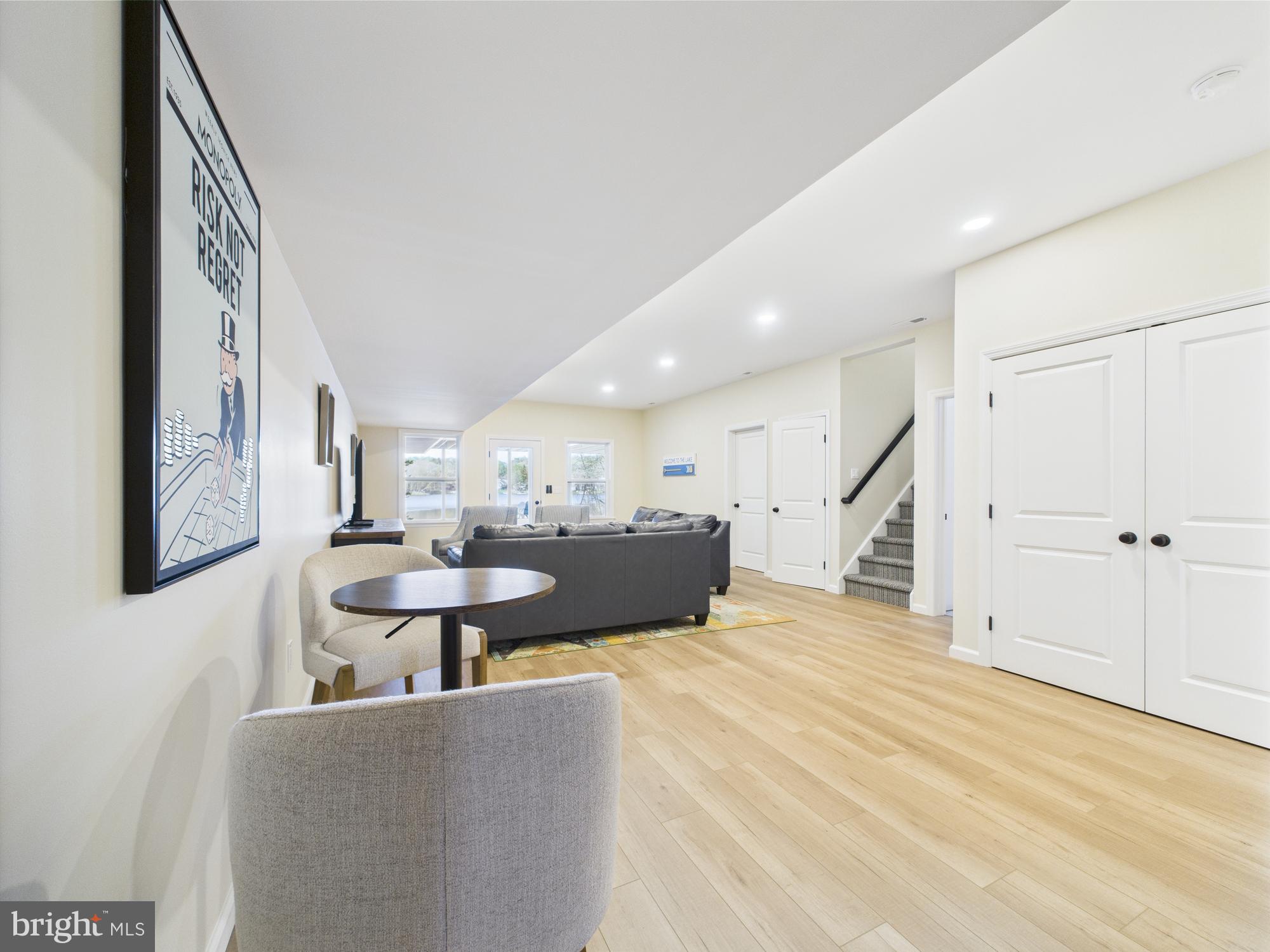 ARROWHEAD LAKE - Residential