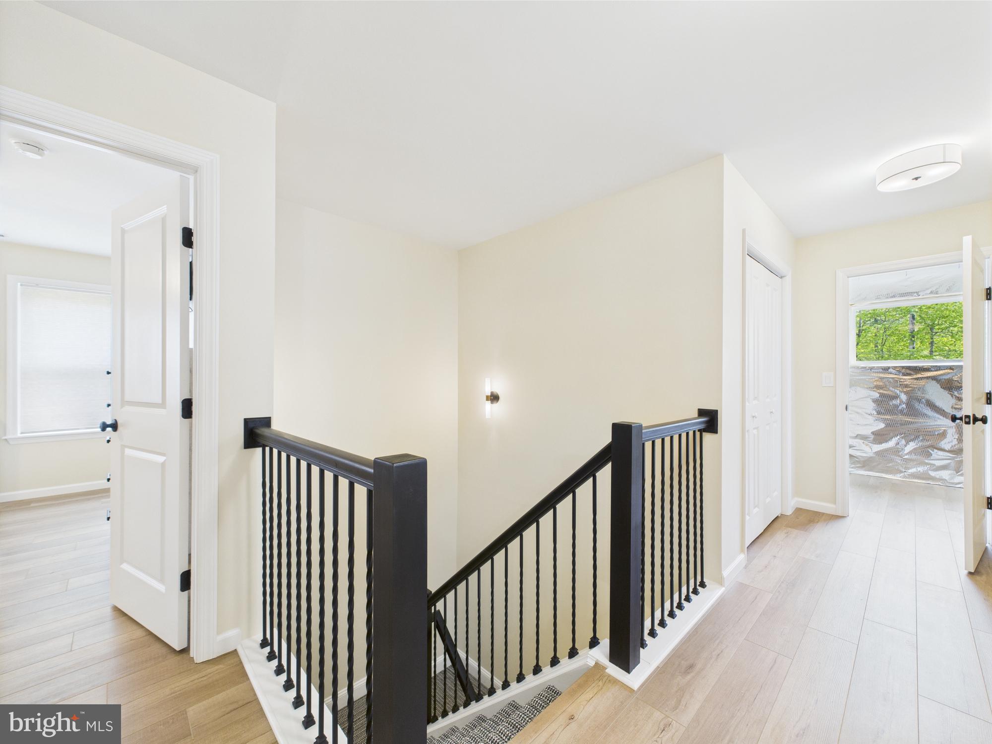 ARROWHEAD LAKE - Residential