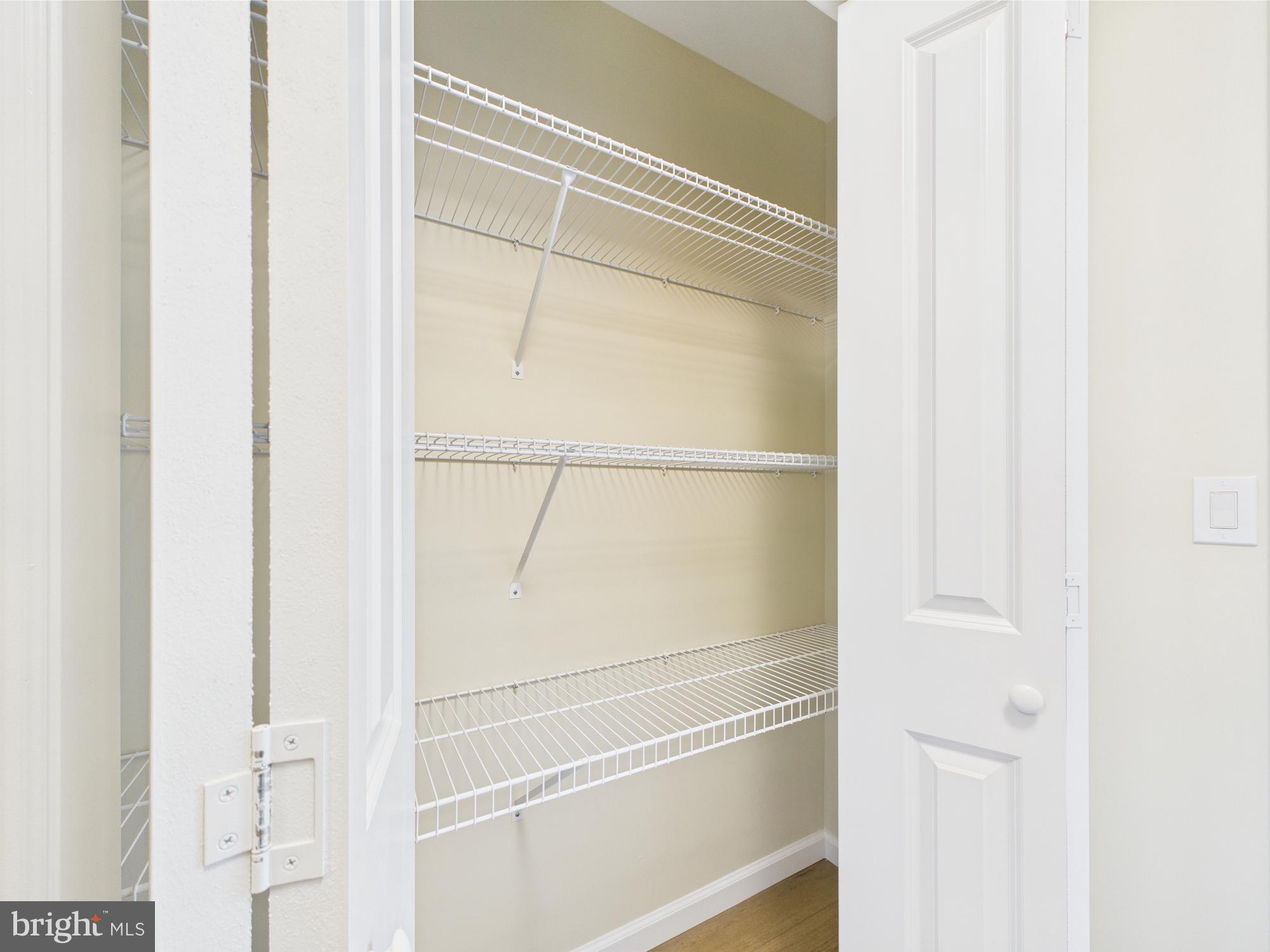 ARROWHEAD LAKE - Residential