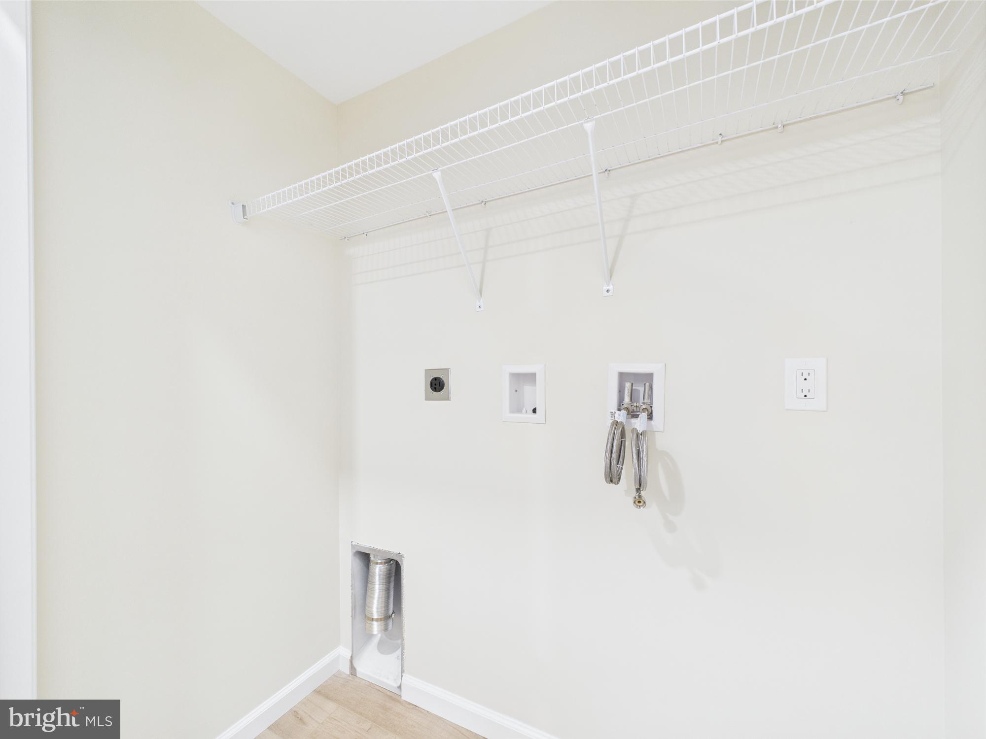 ARROWHEAD LAKE - Residential