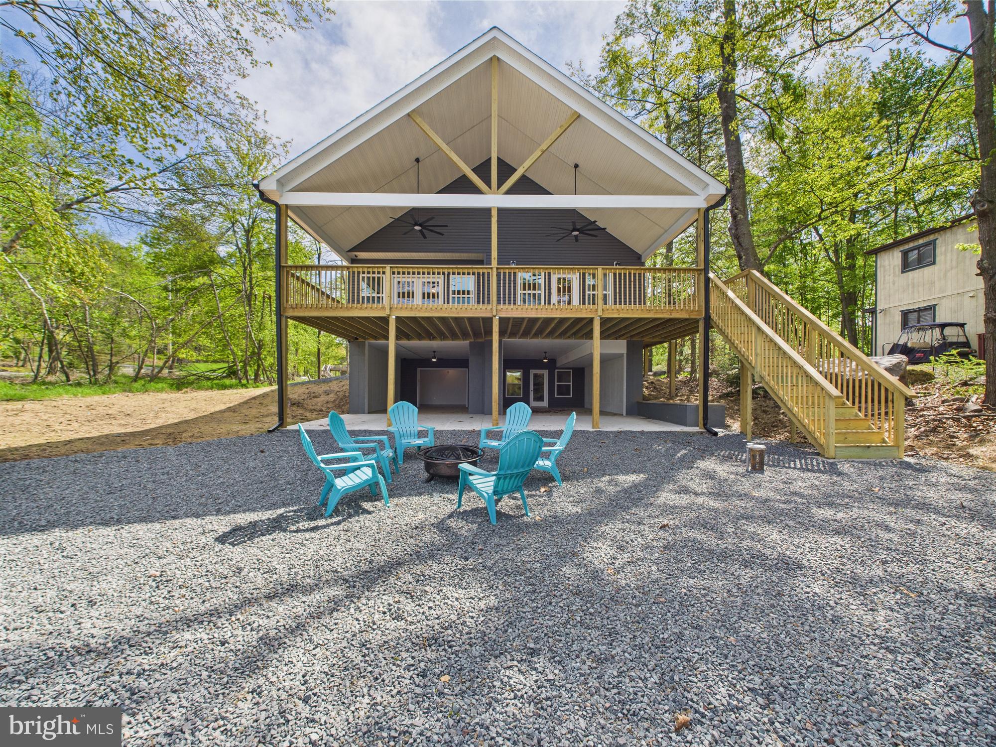 ARROWHEAD LAKE - Residential