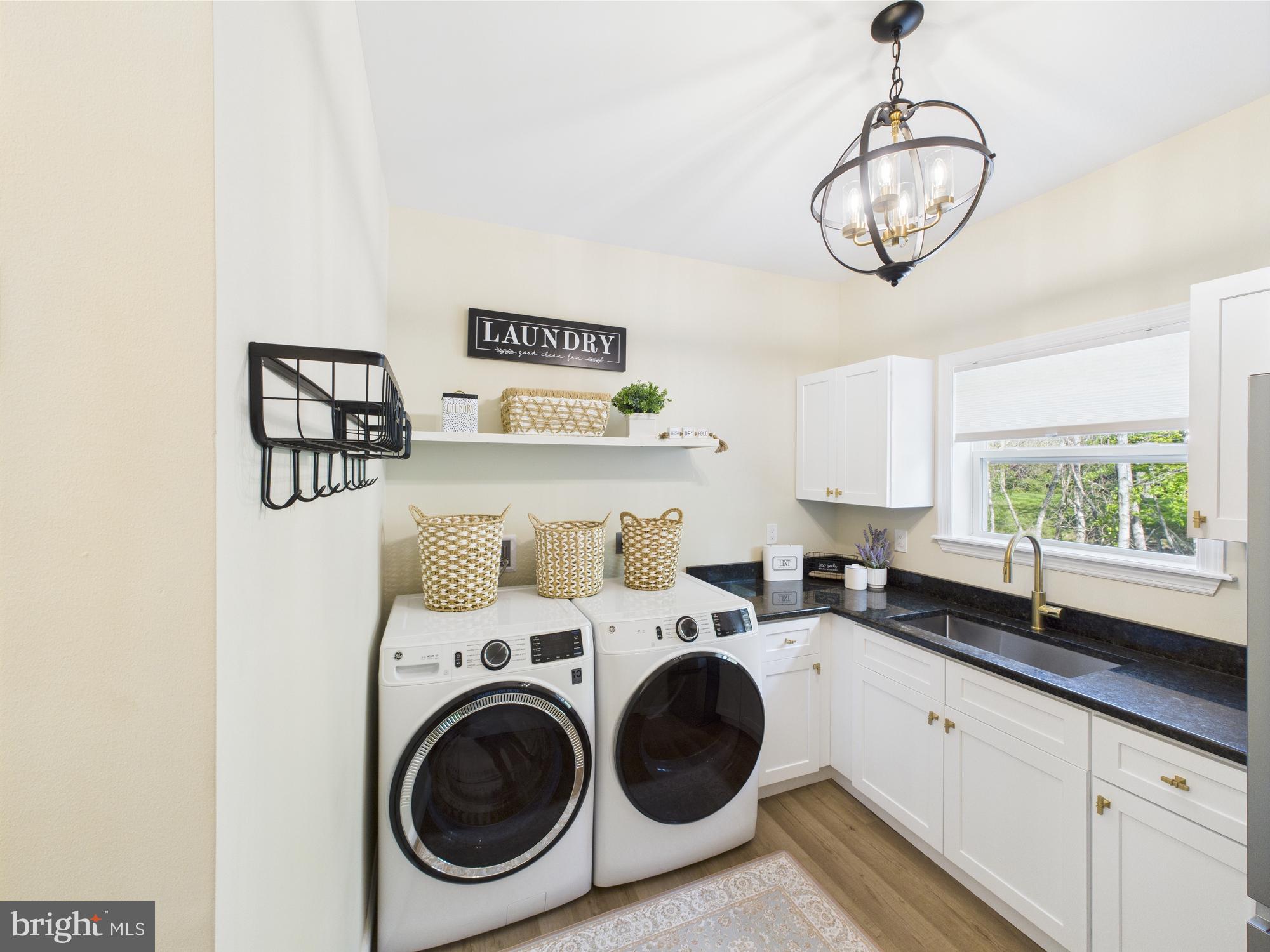 ARROWHEAD LAKE - Residential