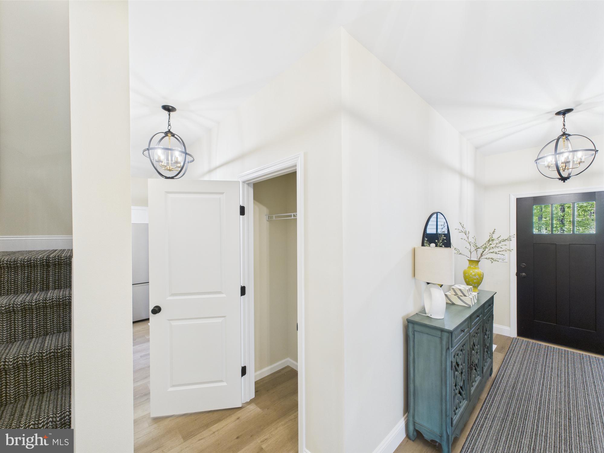 ARROWHEAD LAKE - Residential