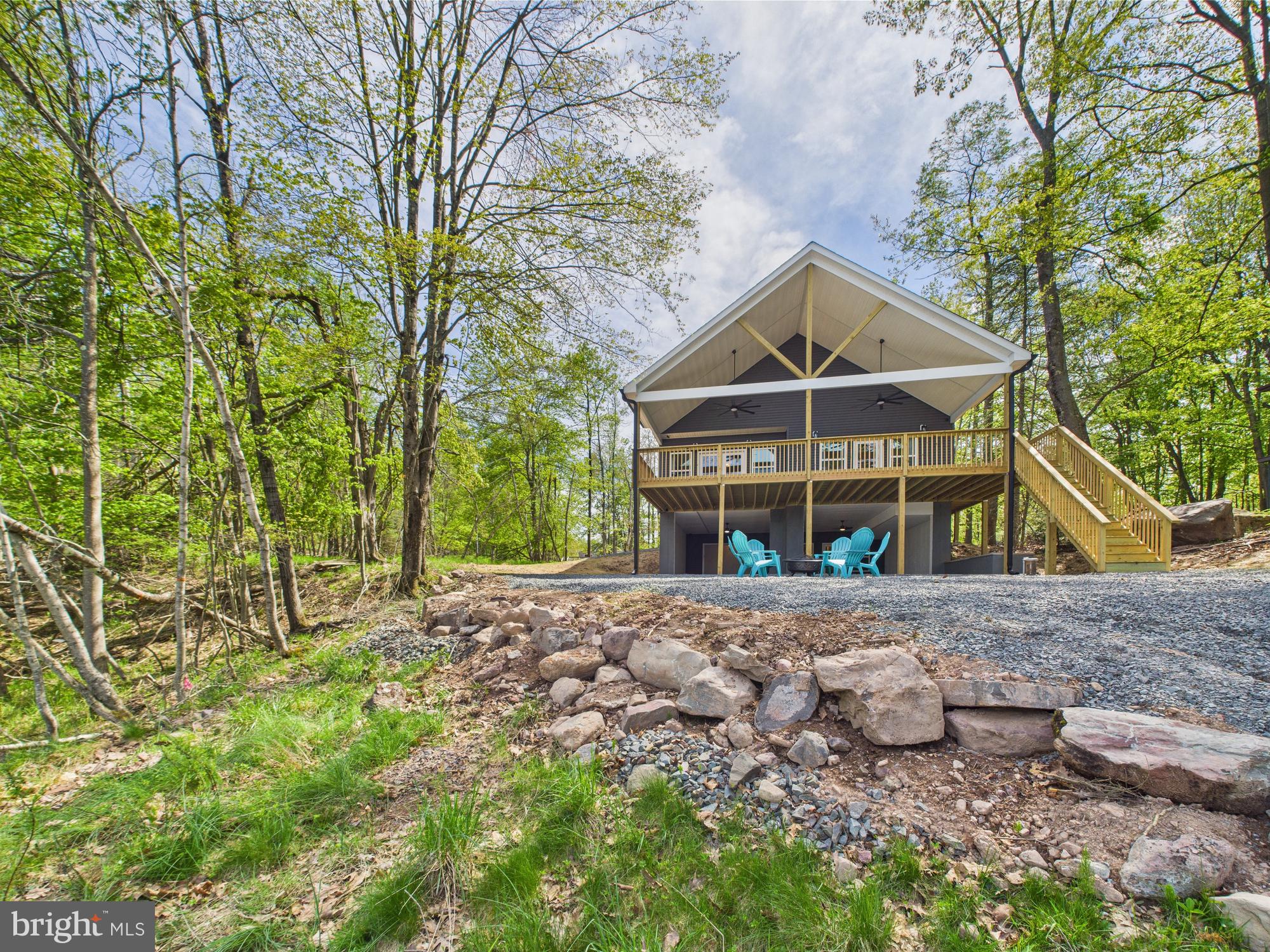 ARROWHEAD LAKE - Residential