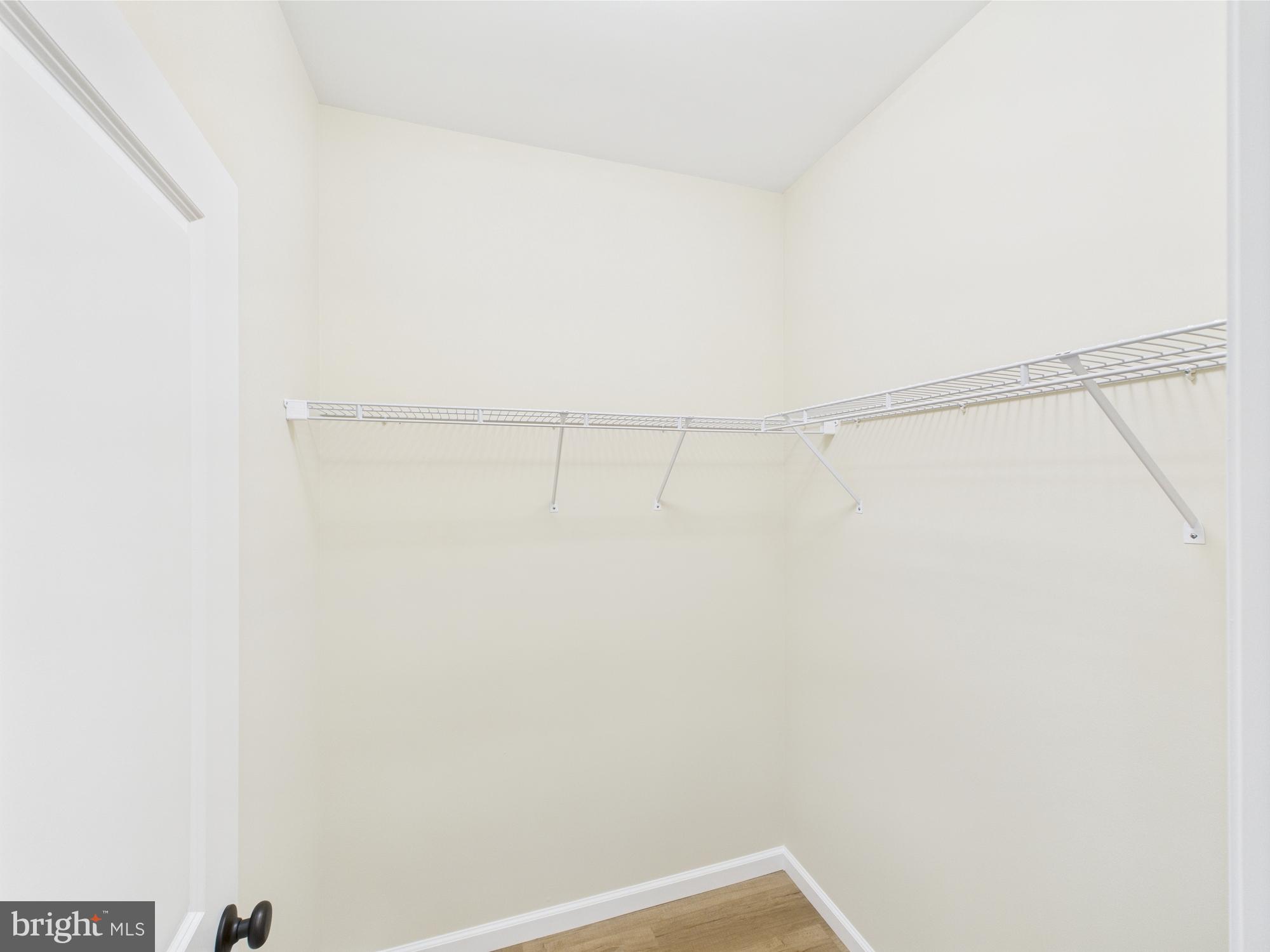 ARROWHEAD LAKE - Residential