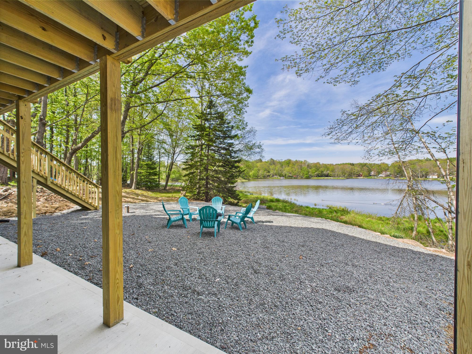 ARROWHEAD LAKE - Residential