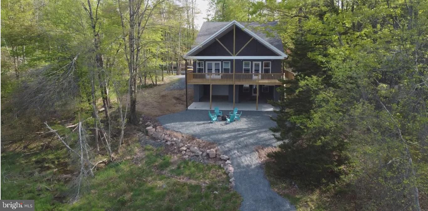 ARROWHEAD LAKE - Residential