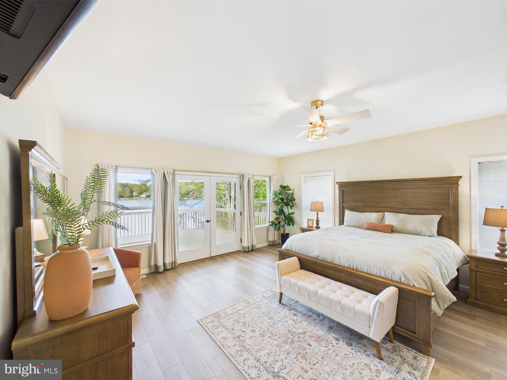 ARROWHEAD LAKE - Residential