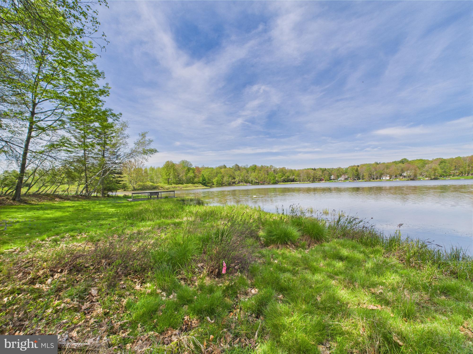 ARROWHEAD LAKE - Residential