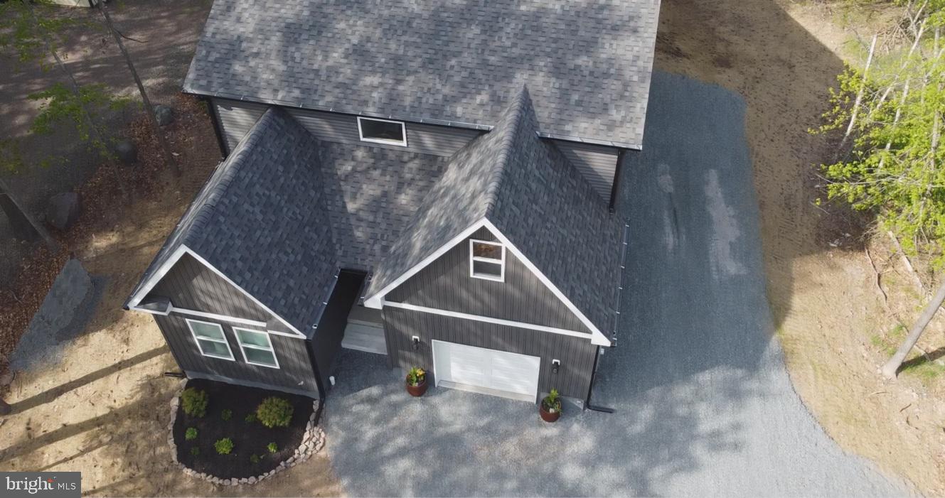 ARROWHEAD LAKE - Residential