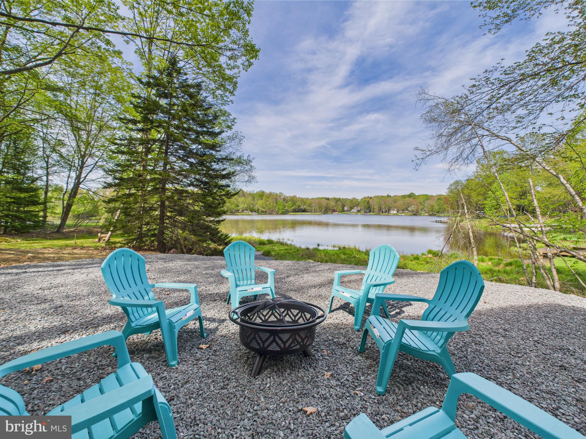 ARROWHEAD LAKE - Residential
