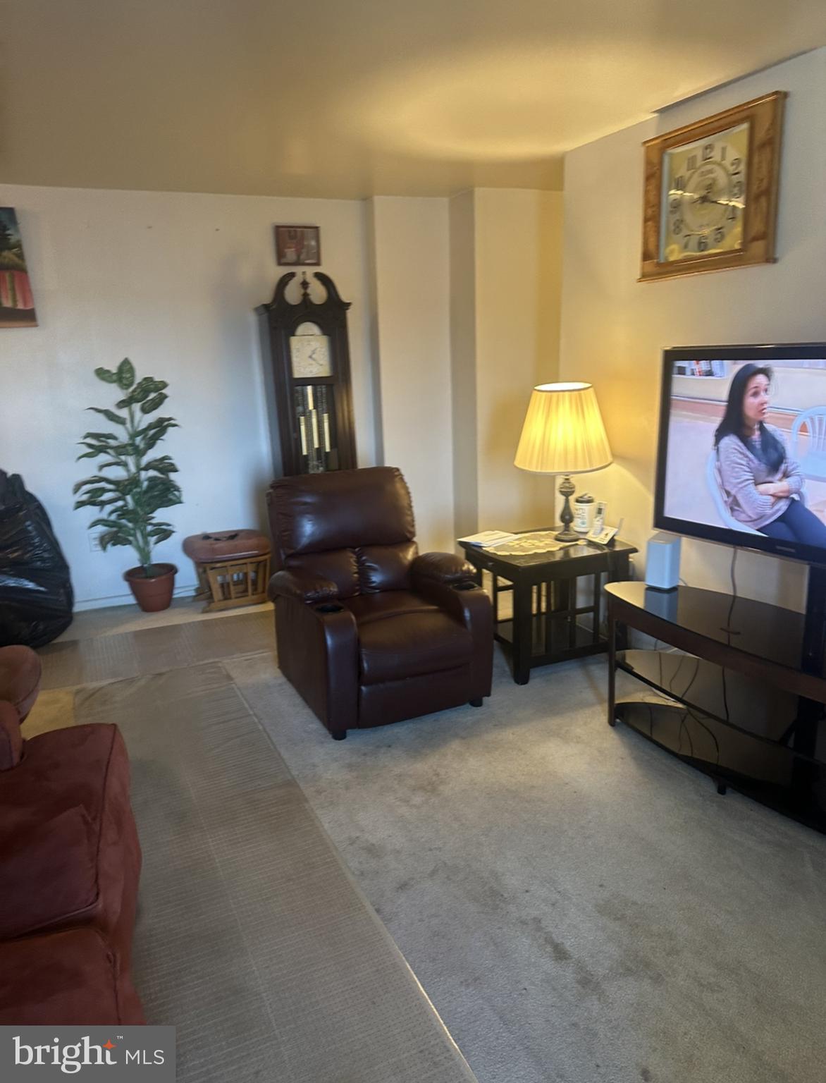 PINEWAY TOWERS - Residential