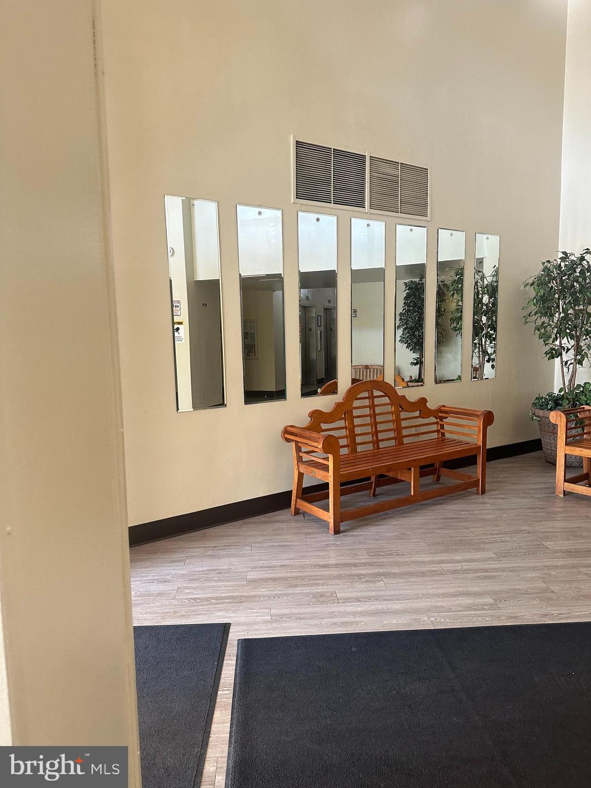 PINEWAY TOWERS - Residential