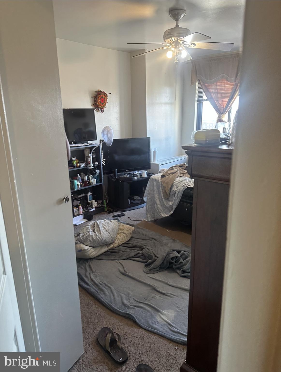 PINEWAY TOWERS - Residential