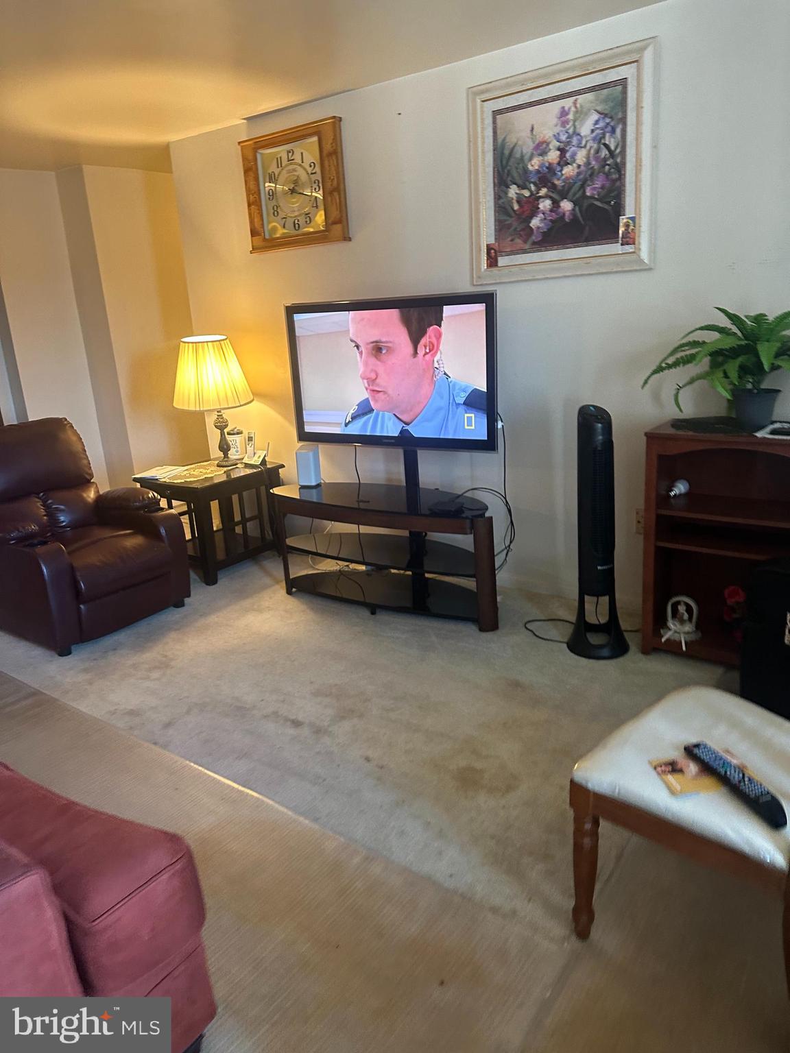 PINEWAY TOWERS - Residential