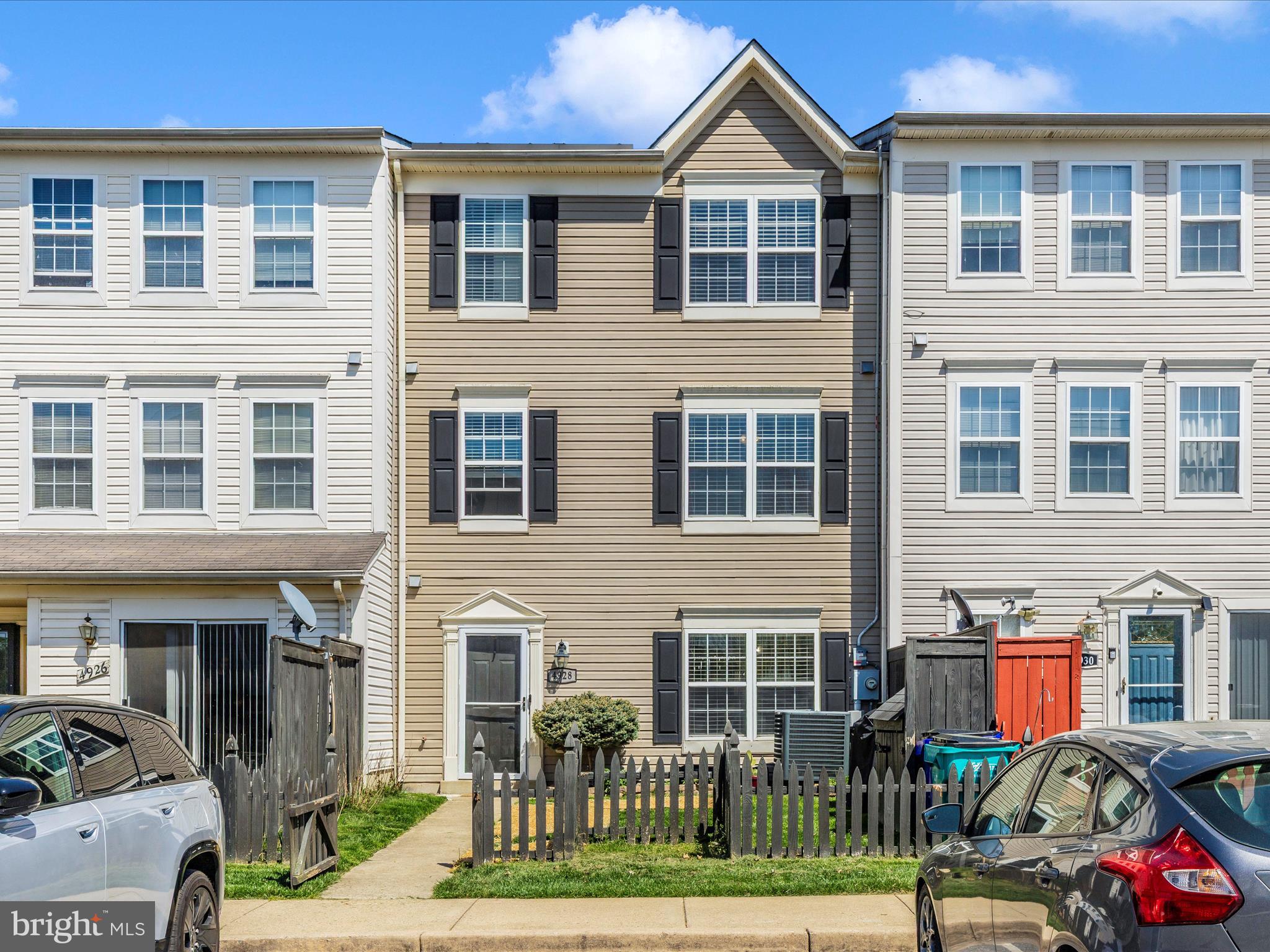 WELLINGTON TRACE - Residential